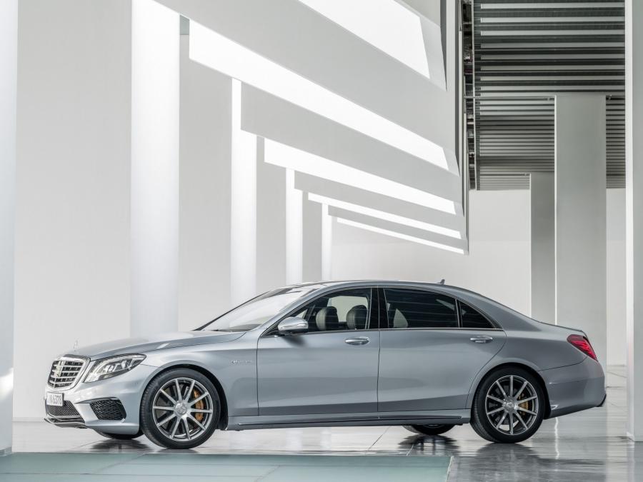 Mercedes-Benz S63 AMG 2013 года  (фото 16 из 30)